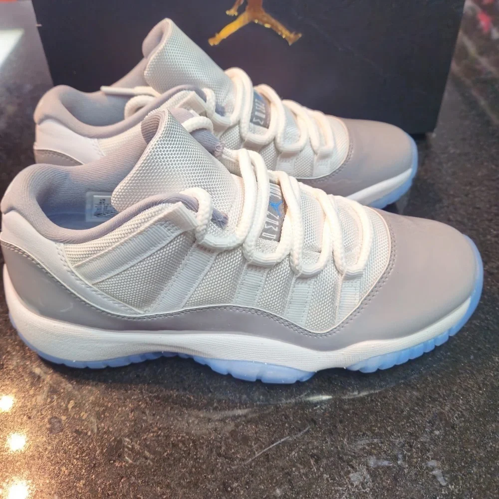 Sz 6 Jordan 11 Retro Low 'Cement Grey',